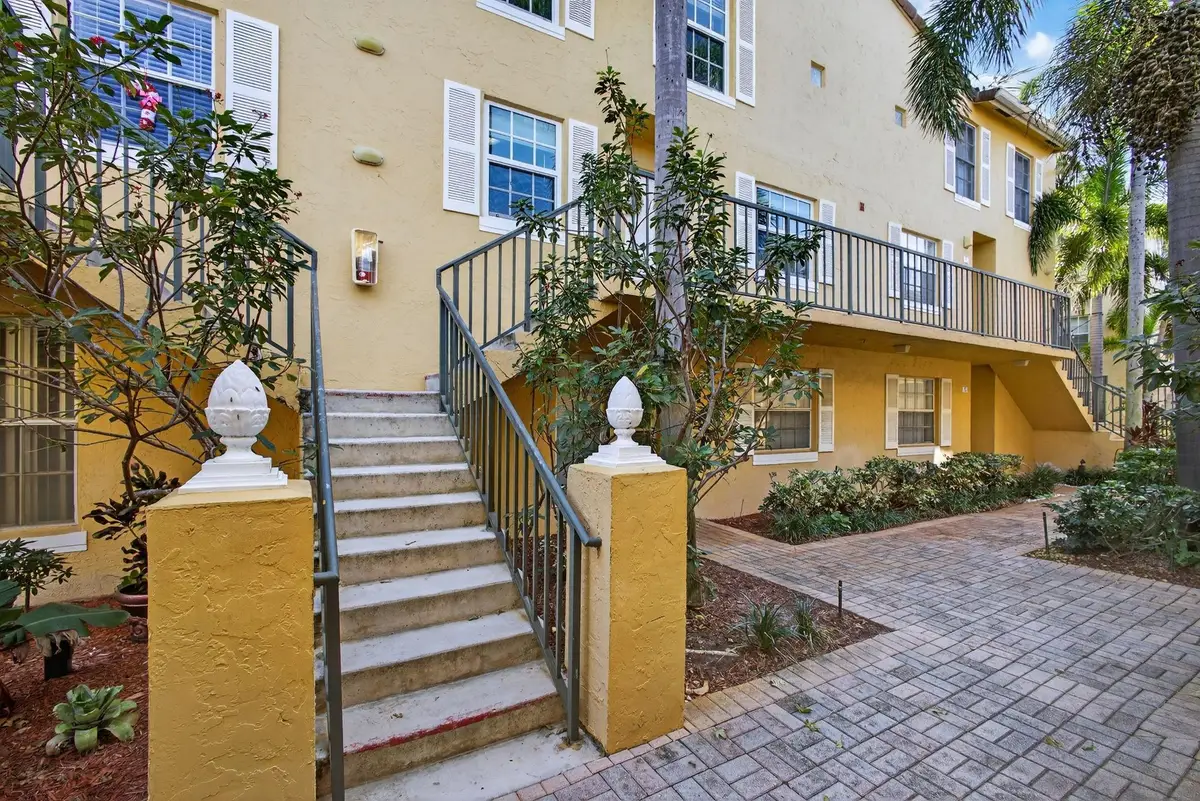 1040 Lake Shore Dr #203, Lake Park, FL 33403 - Image #1