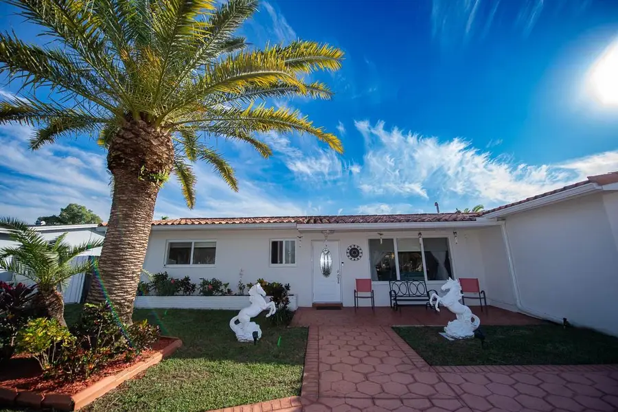 11040 NW 16th St, Pembroke Pines, FL 33026 - Image #3