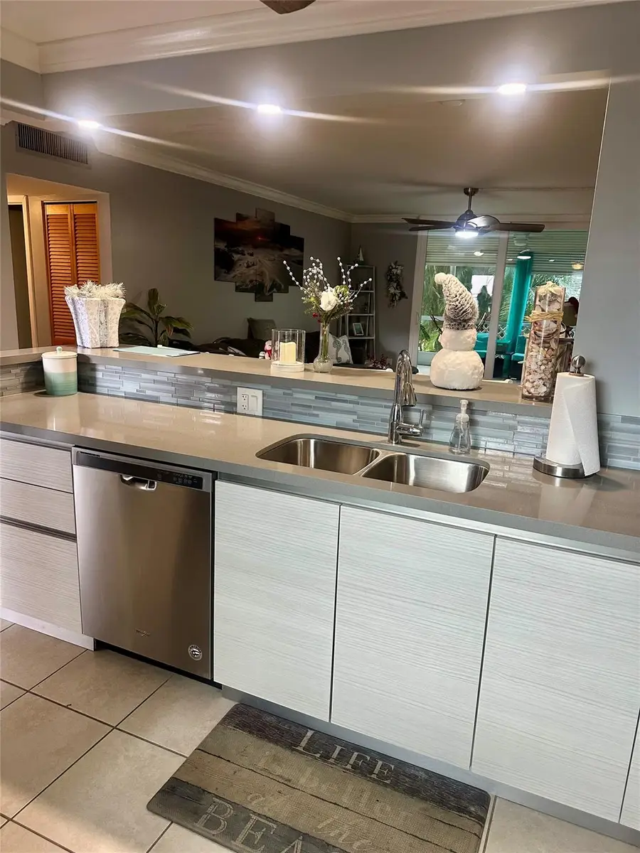 325 SE 11th Ter #107, Dania Beach, FL 33004 - Image #2