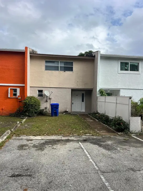 950 SW 74th Ave #950, North Lauderdale, FL 33068