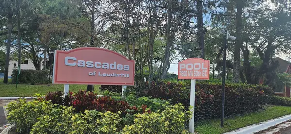 7840 NW 50th St #504, Lauderhill, FL 33351