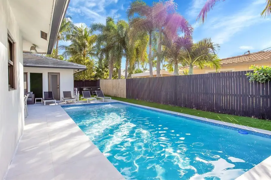 24 Castle Harbor Is, Fort Lauderdale, FL 33308 - Image #2