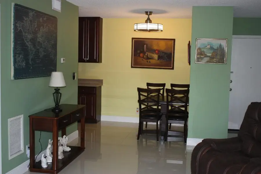 669 W Oakland Park Blvd #208-B, Wilton Manors, FL 33311 - Image #3