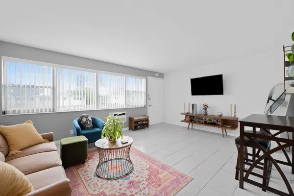 625 Antioch Ave #208, Fort Lauderdale, FL 33304