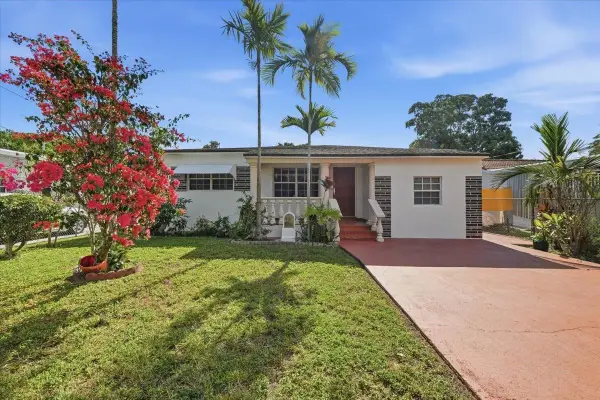 5580 SW 2nd St, Miami, FL 33134