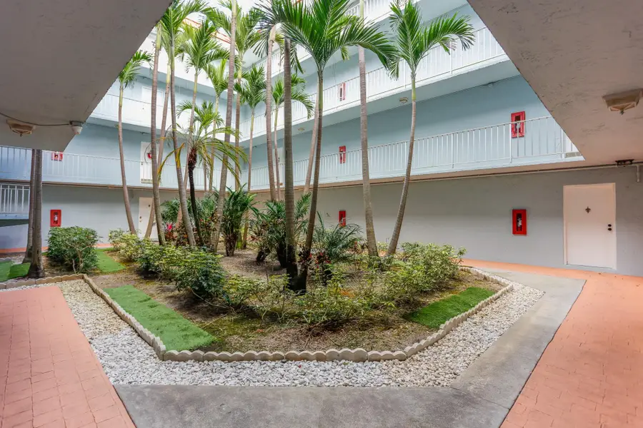 505 S Pine Island Rd #B203, Fort Lauderdale, FL 33324 - Image #3