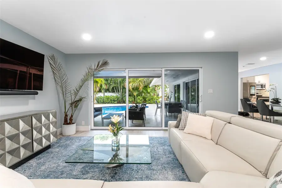 2219 SE 15th St, Pompano Beach, FL 33062 - Image #2