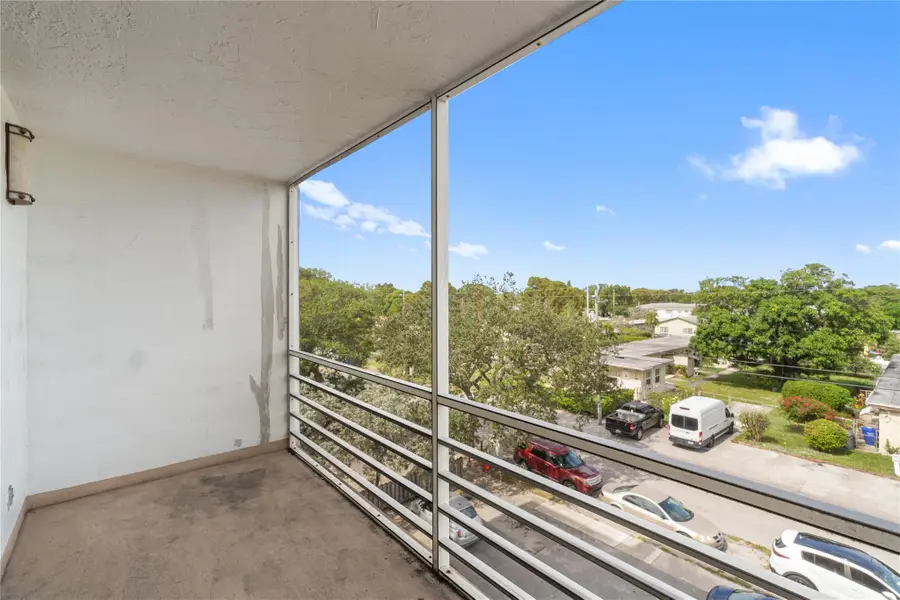 1830 Dixieanna St #404, Hollywood, FL 33020 - Image #2