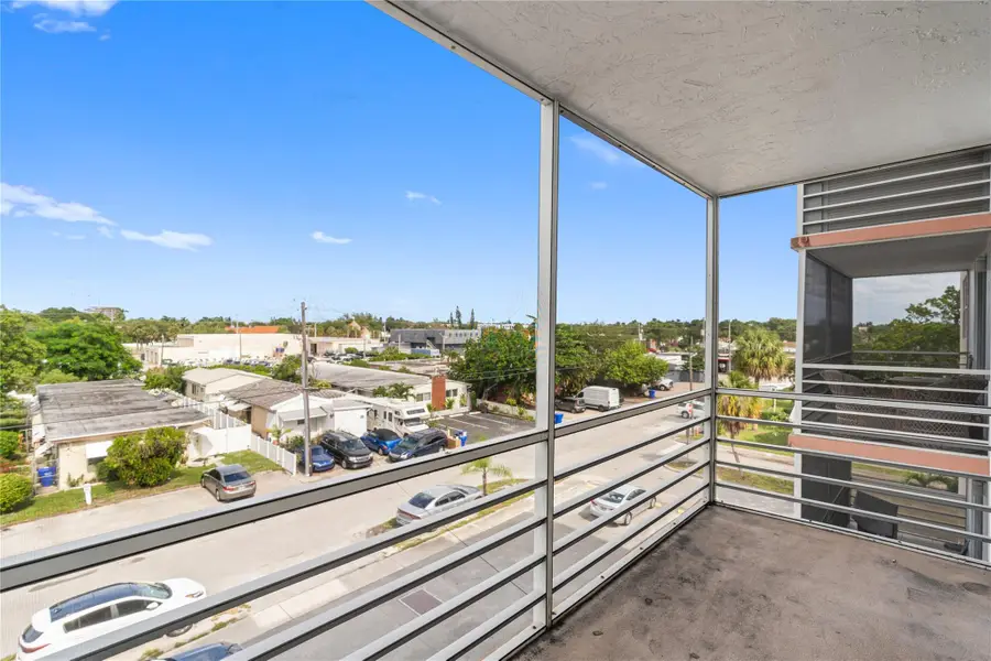 1830 Dixieanna St #404, Hollywood, FL 33020 - Image #3
