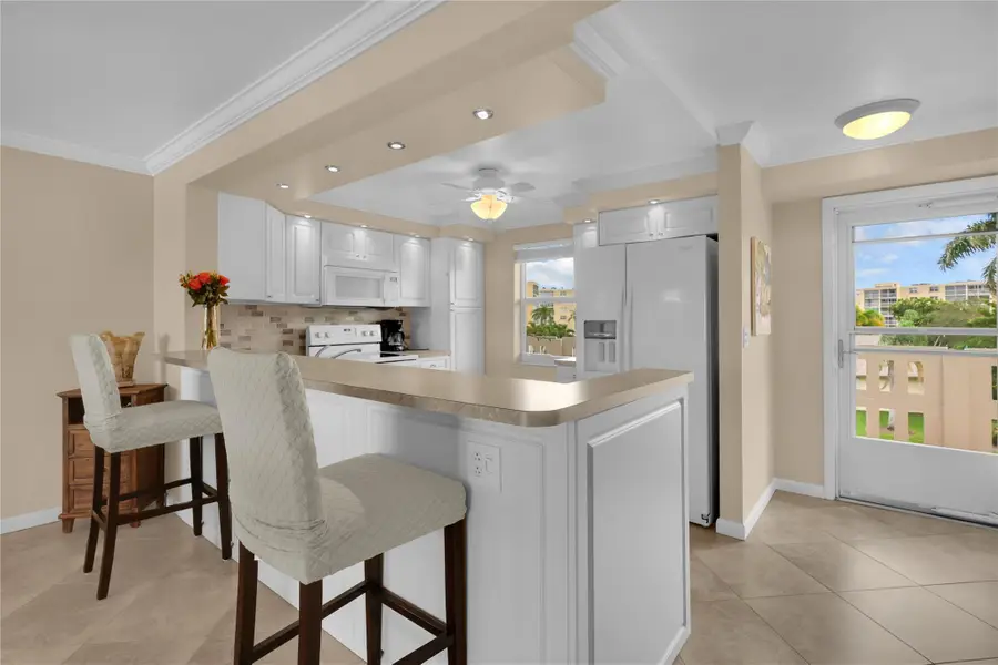 321 SE 3rd St #307, Dania Beach, FL 33004 - Image #3