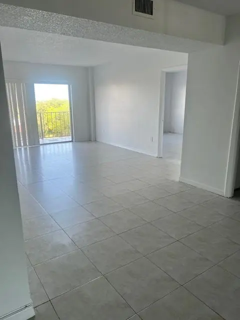 4164 Inverrary Dr #803, Lauderhill, FL 33319