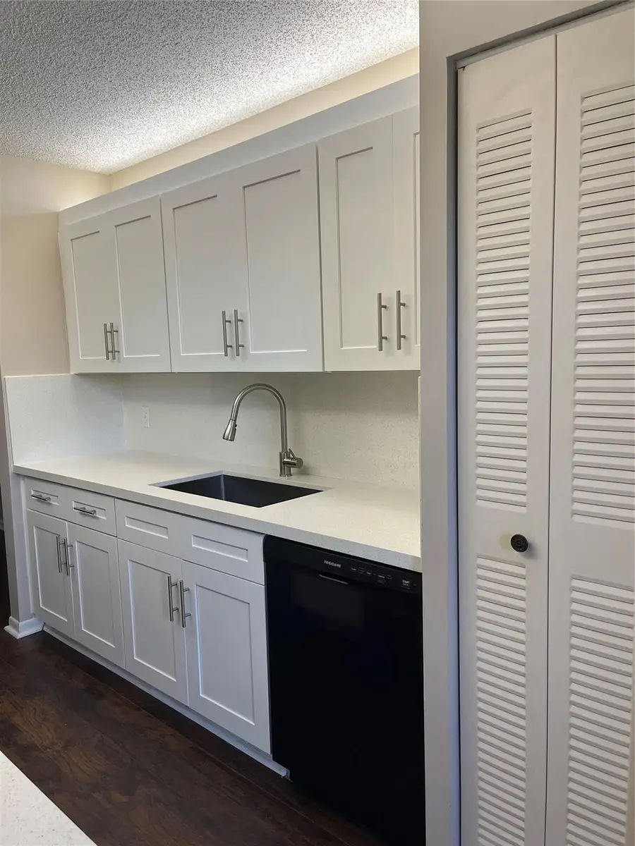 1300 SW 124th Ter #P211, Hollywood, FL 33027 - Image #3