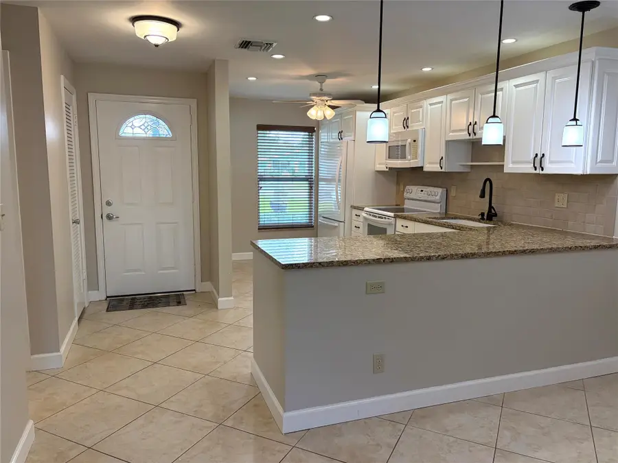 8701 NW 11th St #8701, Plantation, FL 33322 - Image #2