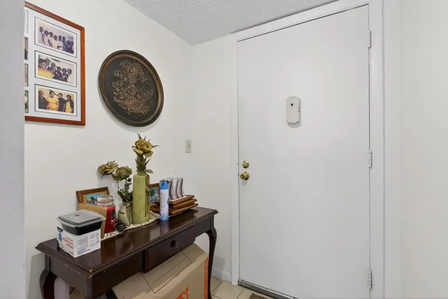 3050 Holiday Springs Blvd #108, Margate, FL 33063 - Image #3
