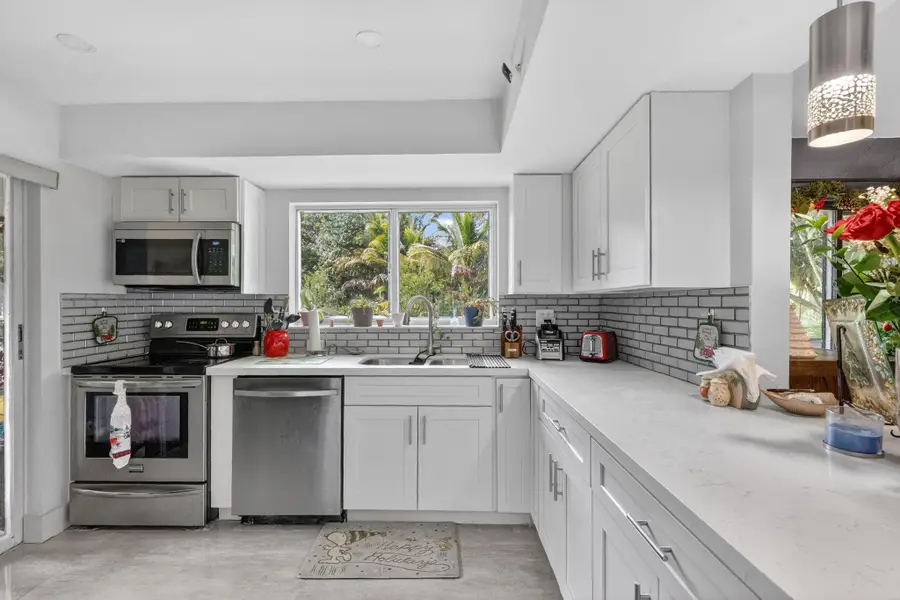 209 Wimbledon Lake Dr #209, Plantation, FL 33324 - Image #2