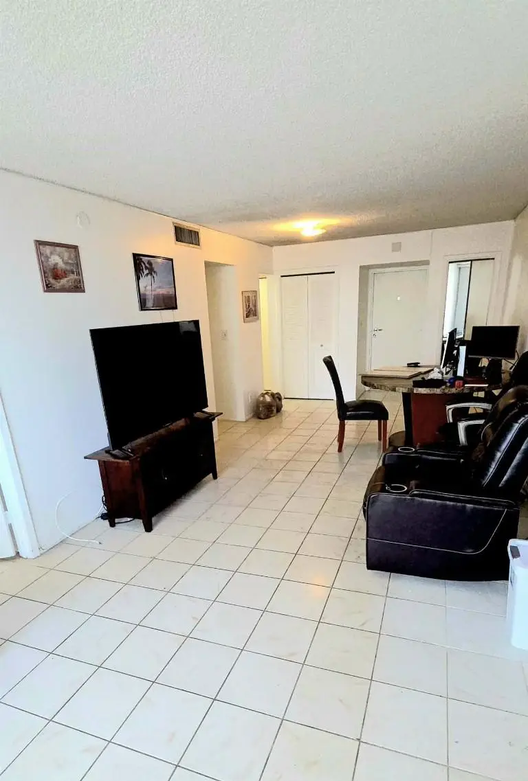 121 Golden Isles Dr #904, Hallandale Beach, FL 33009 - Image #2