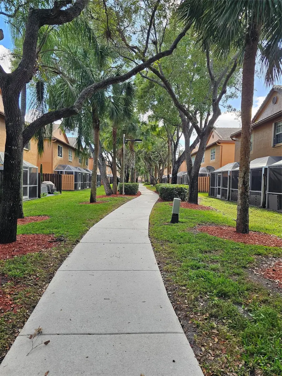 1498 Barcelona Way #3-21, Fort Lauderdale, FL 33327 - Image #3