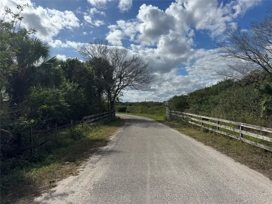 8121 NW 58th Ln, Okeechobee, FL 34972 - Image #2