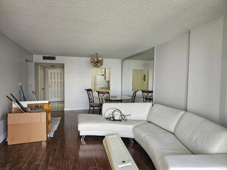 400 Leslie Dr #717, Hallandale Beach, FL 33009 - Image #2