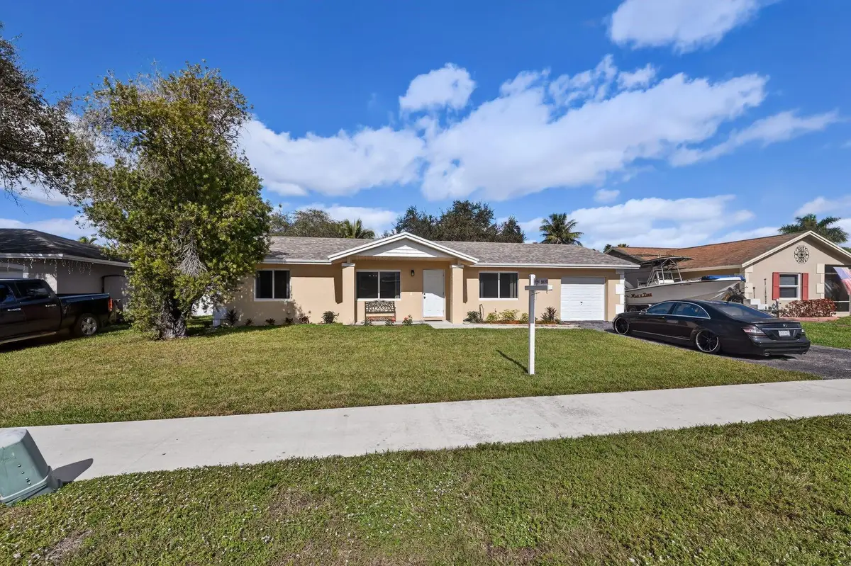 12541 SW 10th Ct, Davie, FL 33325 - Image #1