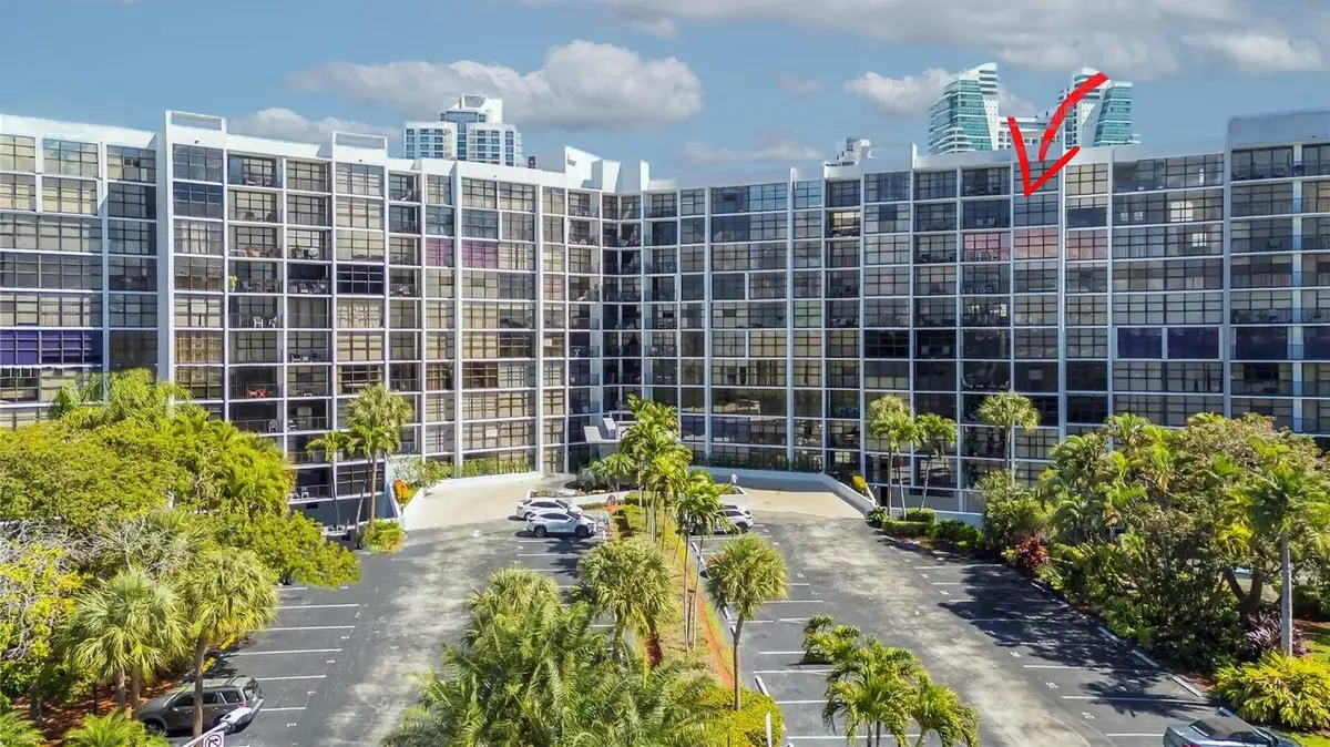 600 Parkview Dr #1029, Hallandale Beach, FL 33009 - Image #1