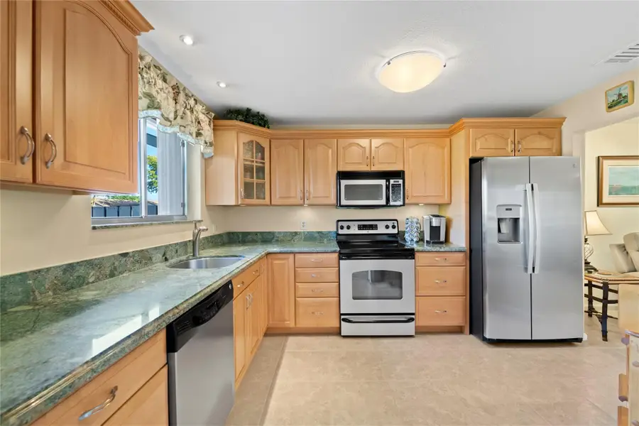 2215 Discovery Cir #2215, Deerfield Beach, FL 33442 - Image #3