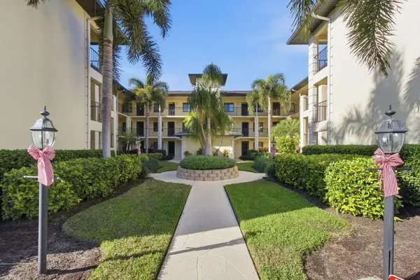 228 Fox Glen Drive #3205, Naples, FL 34104