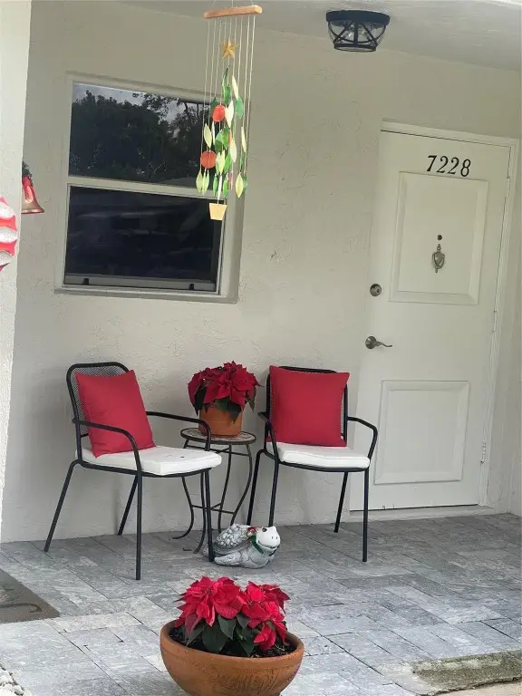 7228 W Oakridge Circle #7228, Lake Worth, FL 33462 - Image #1