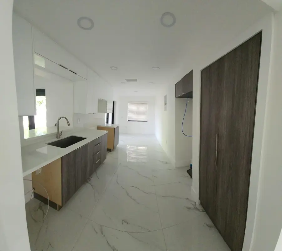 8633 N Sutton Dr, Miramar, FL 33025 - Image #2