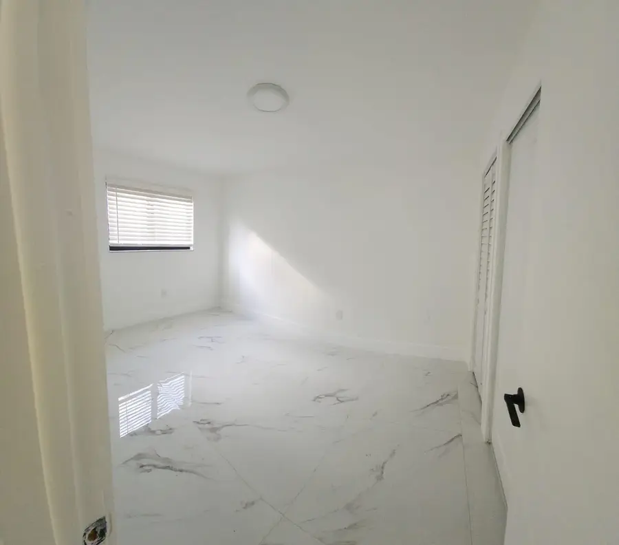 8633 N Sutton Dr, Miramar, FL 33025 - Image #3