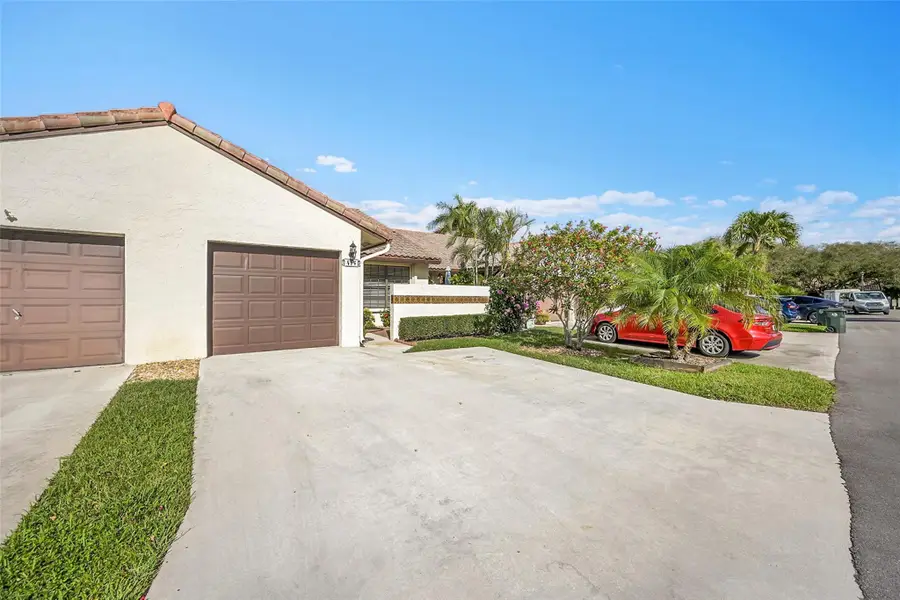 415 Buttonwood Pl, Boca Raton, FL 33431 - Image #2