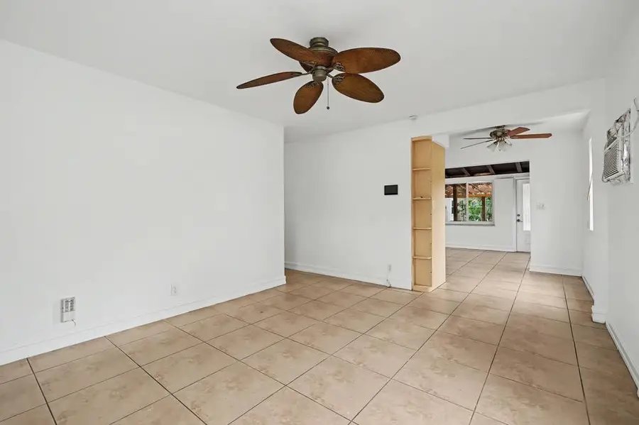 Address Withheld By Seller, Hollywood, FL 33020 - Image #3