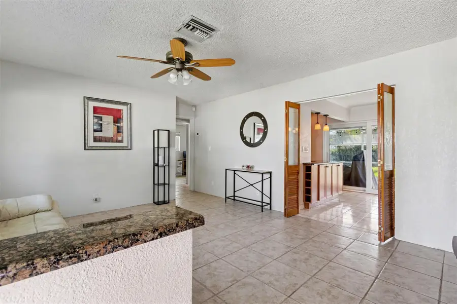 6430 Harding St, Hollywood, FL 33024 - Image #3