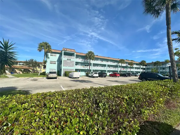 606 SW Natura Blvd #301, Deerfield Beach, FL 33441