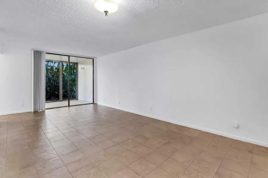 210 Lake Pointe Drive #103, Oakland Park, FL 33309 - Image #3
