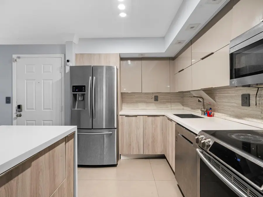 Address Withheld By Seller, Miami, FL 33179 - Image #2