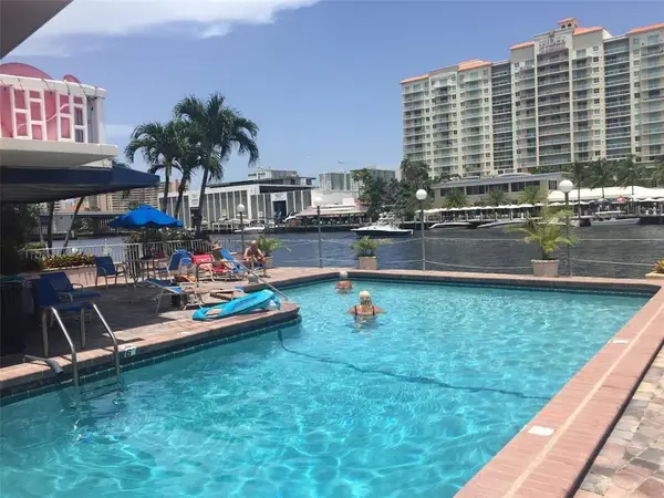 2900 NE 30th St #E2, Fort Lauderdale, FL 33306