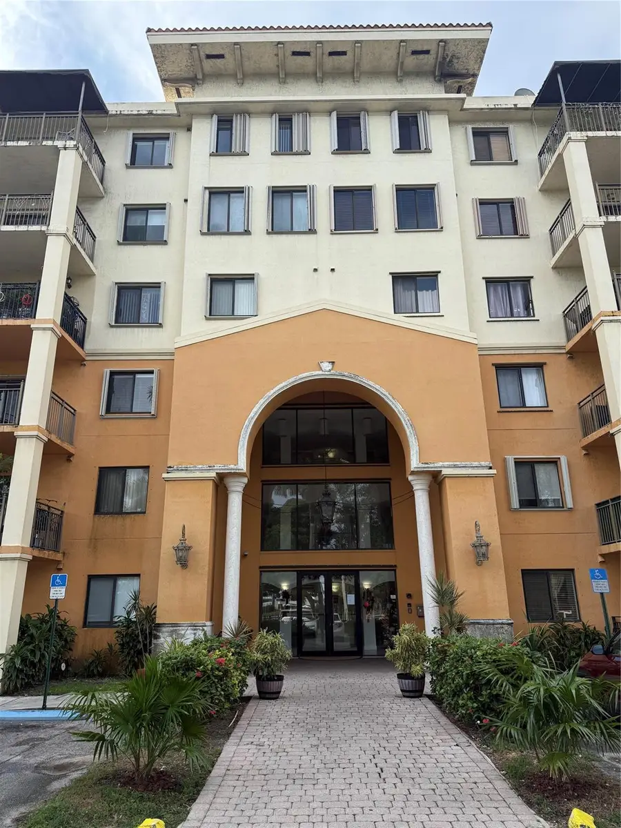 9300 Fontainebleau Boulevard #E101, Miami, FL 33172 - #2