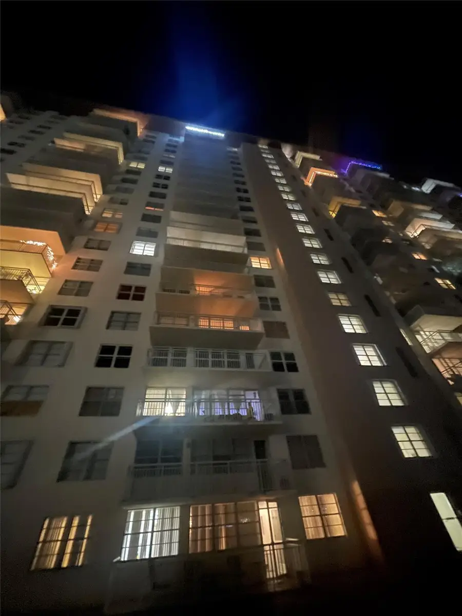 251 174th St #220, Sunny Isles Beach, FL 33160 - Image #2