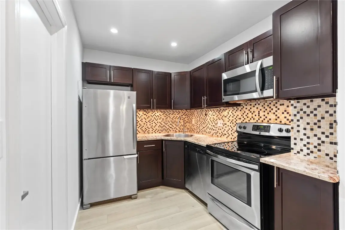 2426 SE 17th Street #207A, Fort Lauderdale, FL 33316 - Image #1