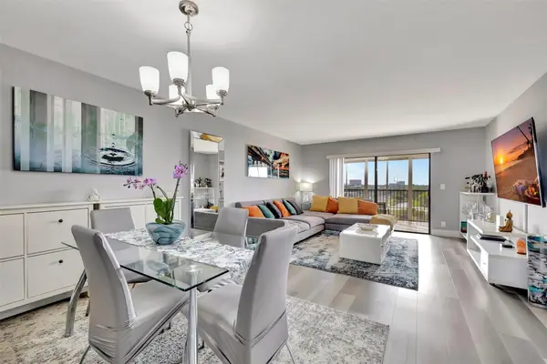 2200 S Cypress Bend Dr #702, Pompano Beach, FL 33069