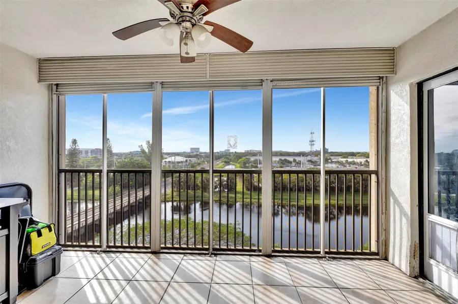 2200 S Cypress Bend Dr #702, Pompano Beach, FL 33069 - Image #3