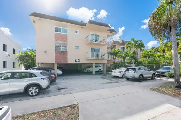 1840 Dewey St #101, Hollywood, FL 33020