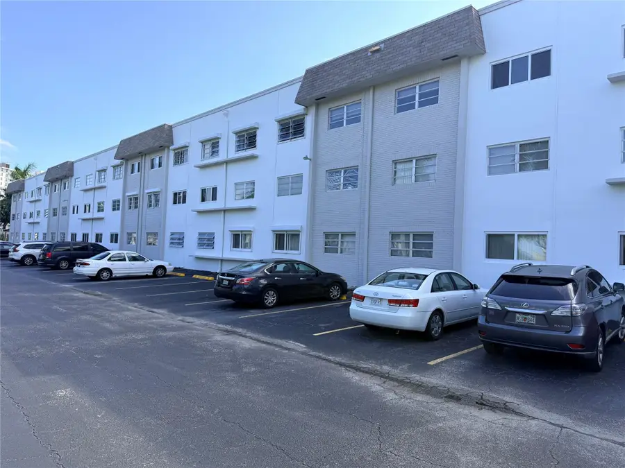 501 Blue Heron Dr #221-A, Hallandale Beach, FL 33009 - Image #3