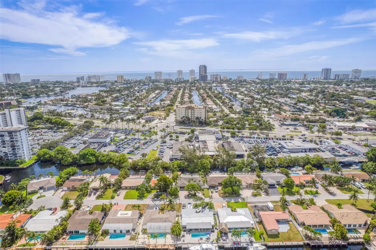 961 SE 10th Ct, Pompano Beach, FL 33060 - Image #1