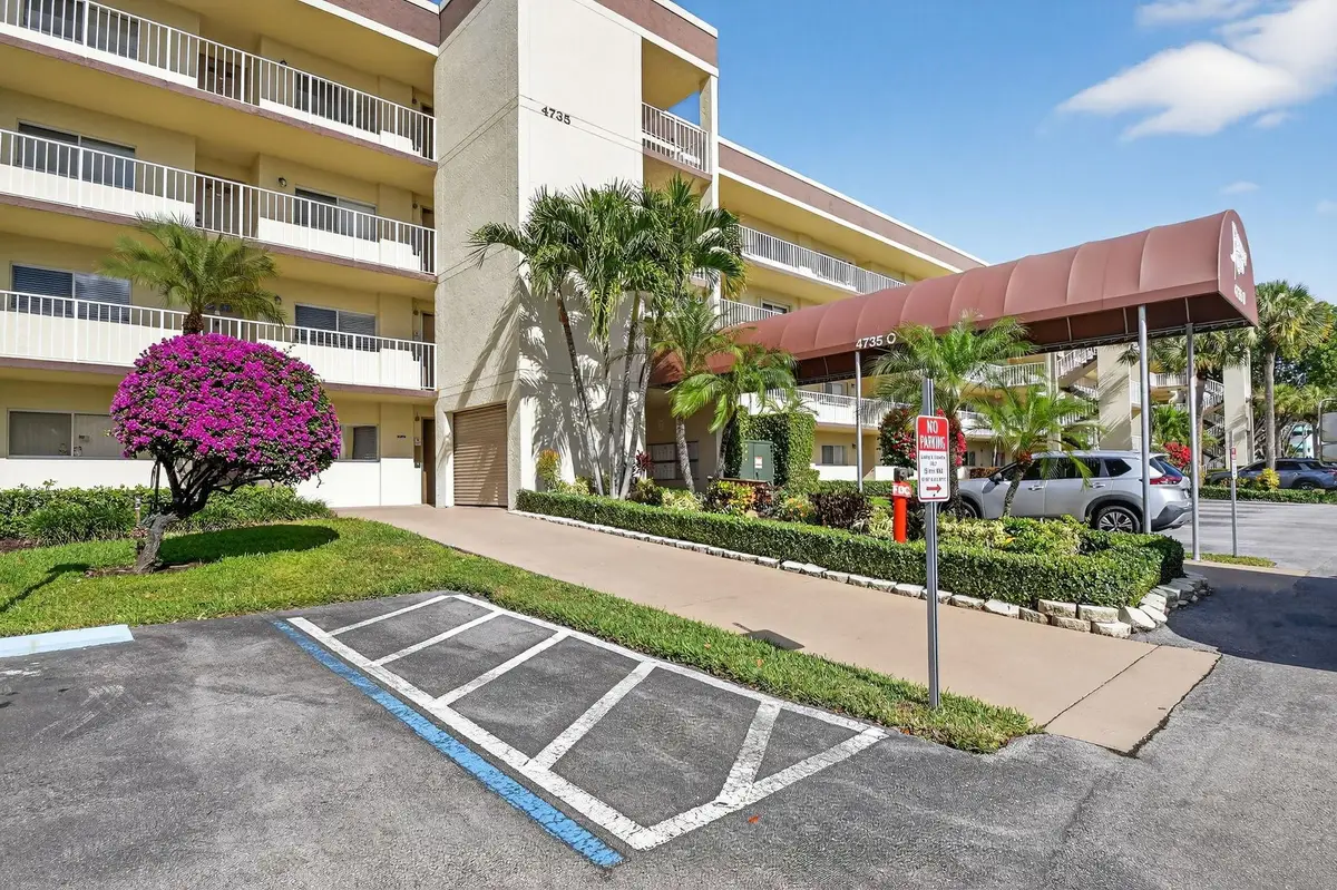 4735 Lucerne Lakes Blvd #306, Lake Worth, FL 33467 - Image #1