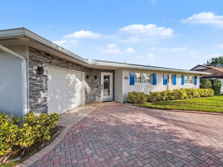 7981 Edgewater Dr, West Palm Beach, FL 33406 - Image #2