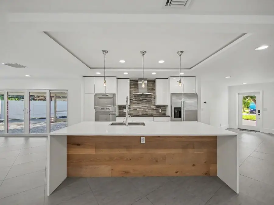 7981 Edgewater Dr, West Palm Beach, FL 33406 - Image #3