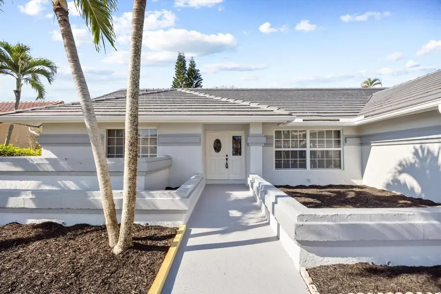 9791 Sun Pointe Dr, Boynton Beach, FL 33437 - Image #2