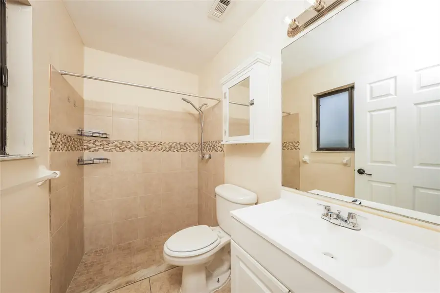 2299 SE Rainier Rd, Port Saint Lucie, FL 34952 - Image #2